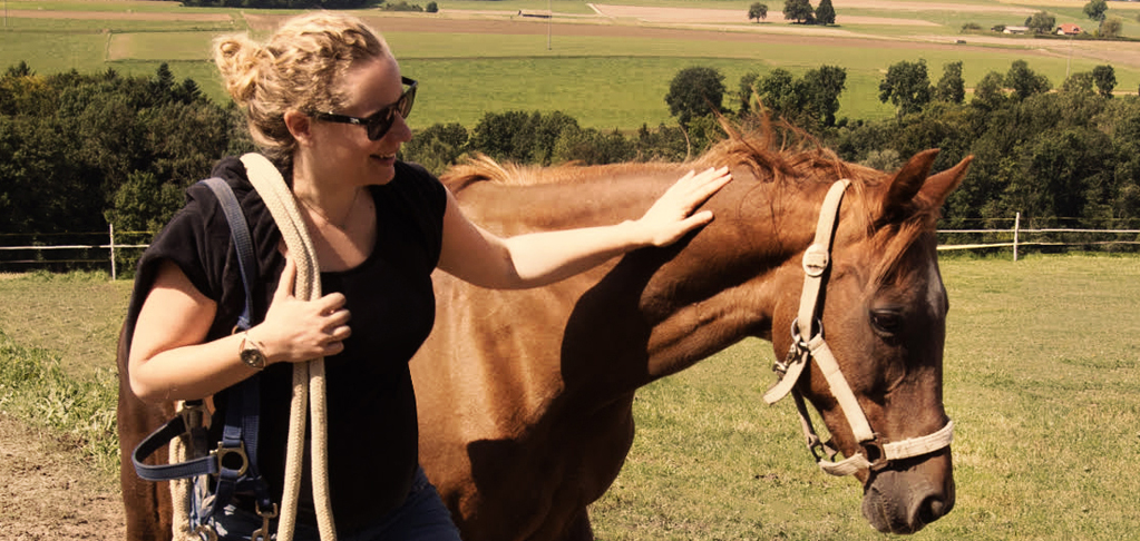 Soins énergétiques chevaux, magnétisme, sbk hypnose, Saskia Bourakoff, Lausanne, Montreux, Suisse Romande,pathologies chevaux, douleurs chevaux, stress chevaux, cheval